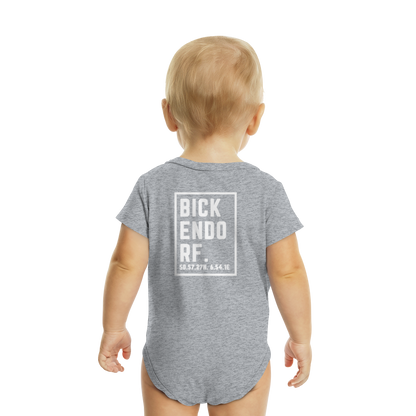 Bickendorf Koordinaten (großer Druck auf dem Rücken) - Organic Baby Bodysuit